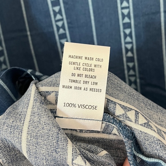 NWT Reverse Threads Mens Small Button Down Short Sleeve Shirt Aztec Viscose Blue - Picture 13 of 13